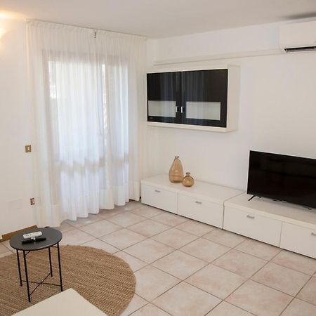 Sanda Porec Bagian luar foto