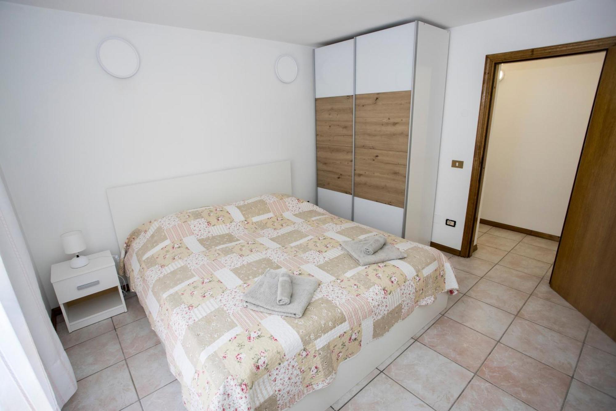 Sanda Porec Bagian luar foto