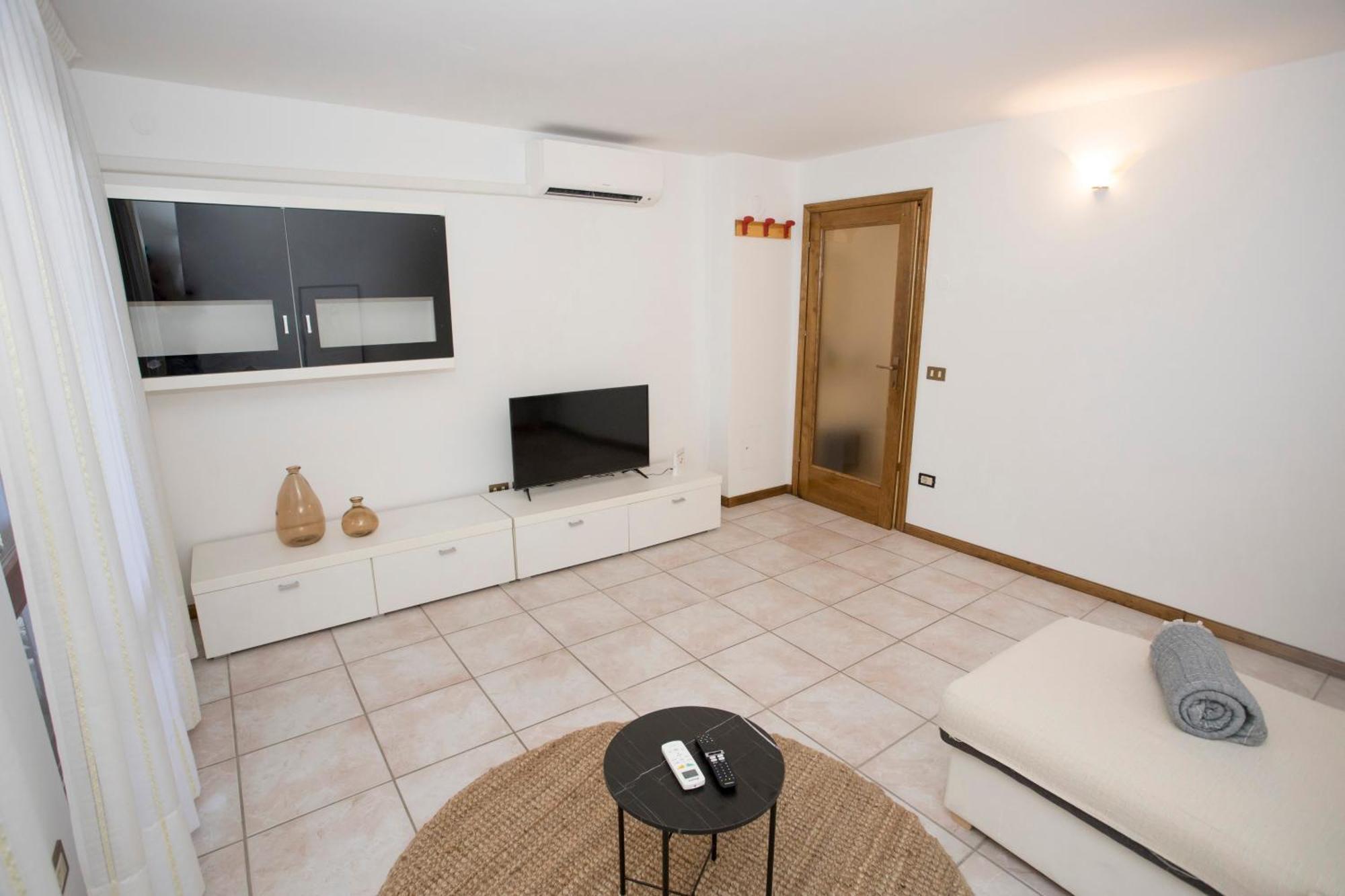 Sanda Porec Bagian luar foto