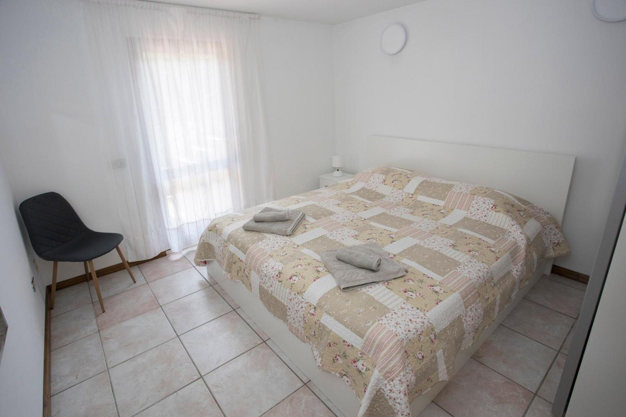 Sanda Porec Bagian luar foto